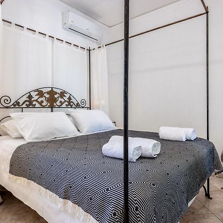 Daphne'S Lux Villa Paraspori  Eksteriør bilde